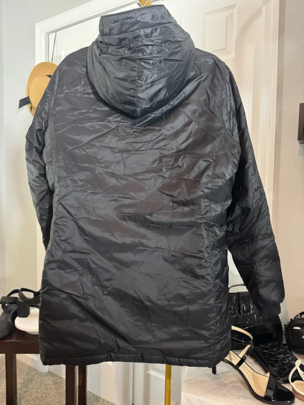 Authentic Canada Goose Black Hooded Women's Puffer Coat - Picture 4 of 11